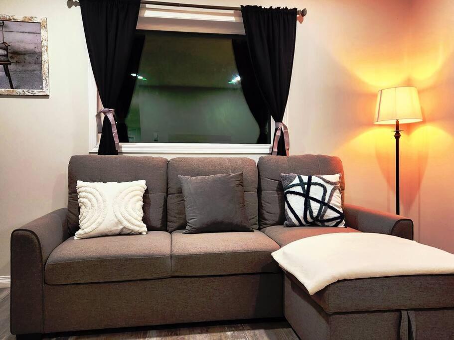 Comfort First - Sleeps 6 Whitehorse Exteriér fotografie
